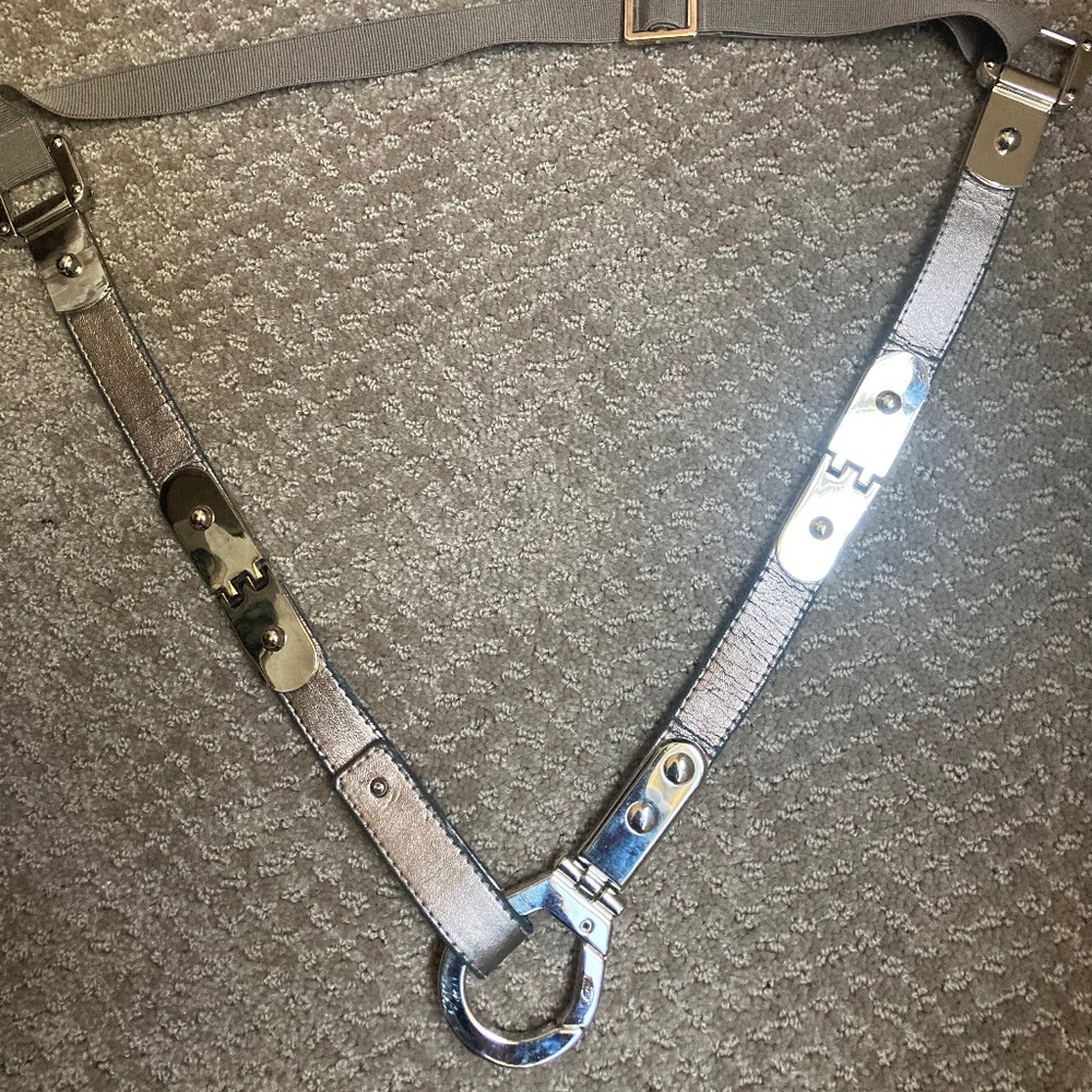 Adjustable metallic belt